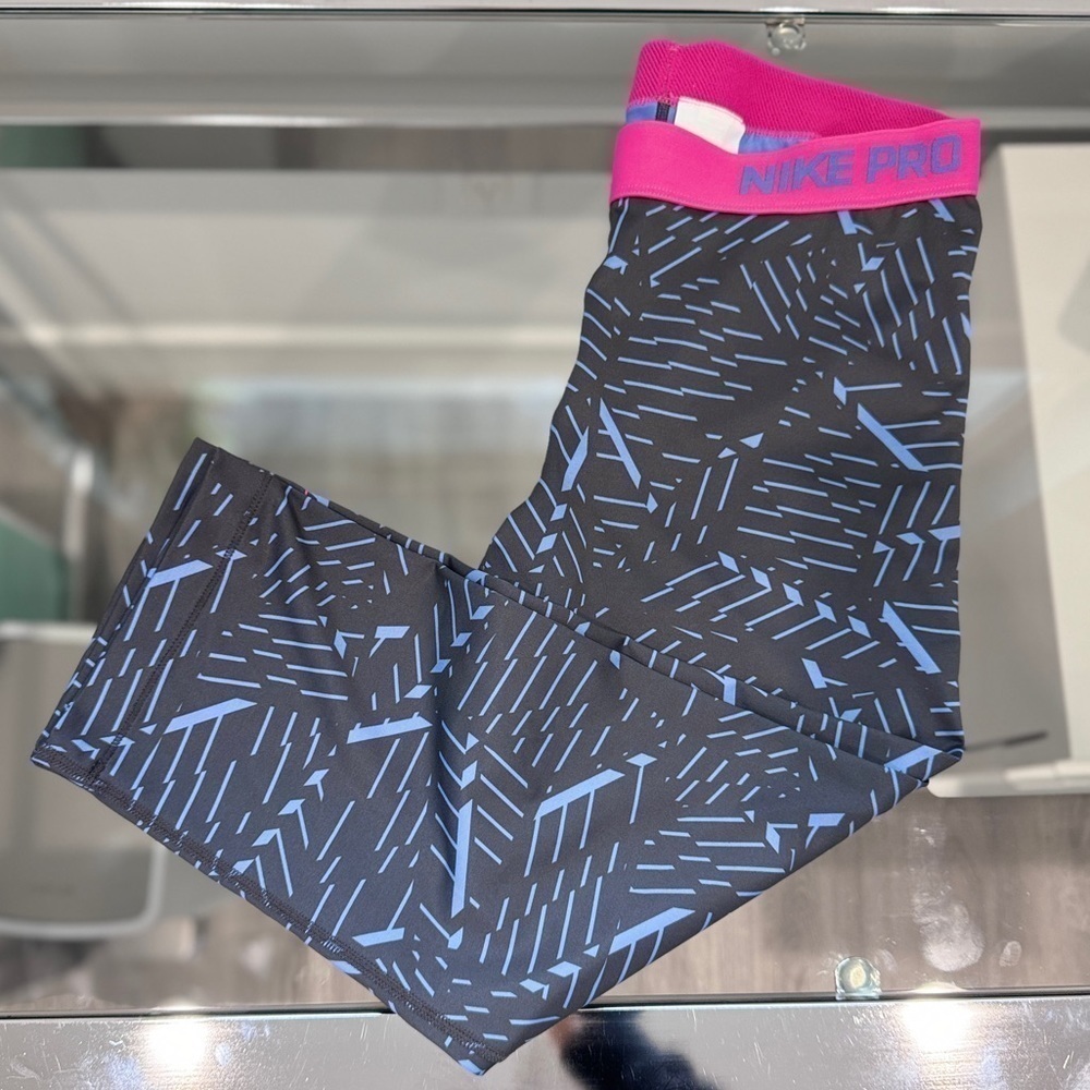 Nike Pro Gray Blue Line Patterned Capri Dri-Fit Leggings (L)